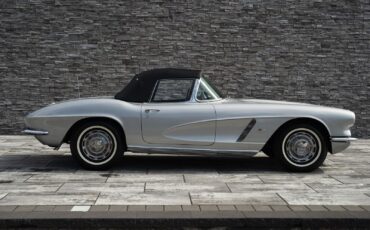 Chevrolet-Corvette-1962-Convertible-15