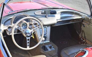 Chevrolet-Corvette-1962-Convertible-15