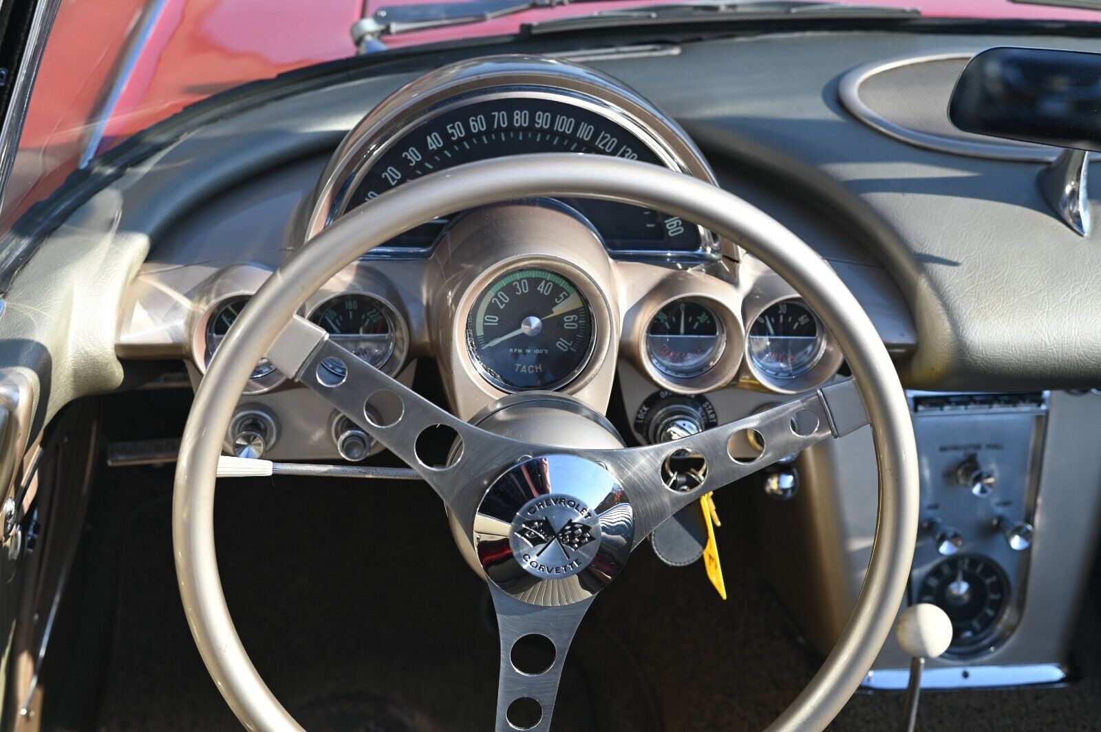 Chevrolet-Corvette-1962-Convertible-16