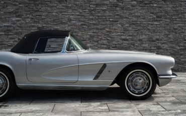 Chevrolet-Corvette-1962-Convertible-17