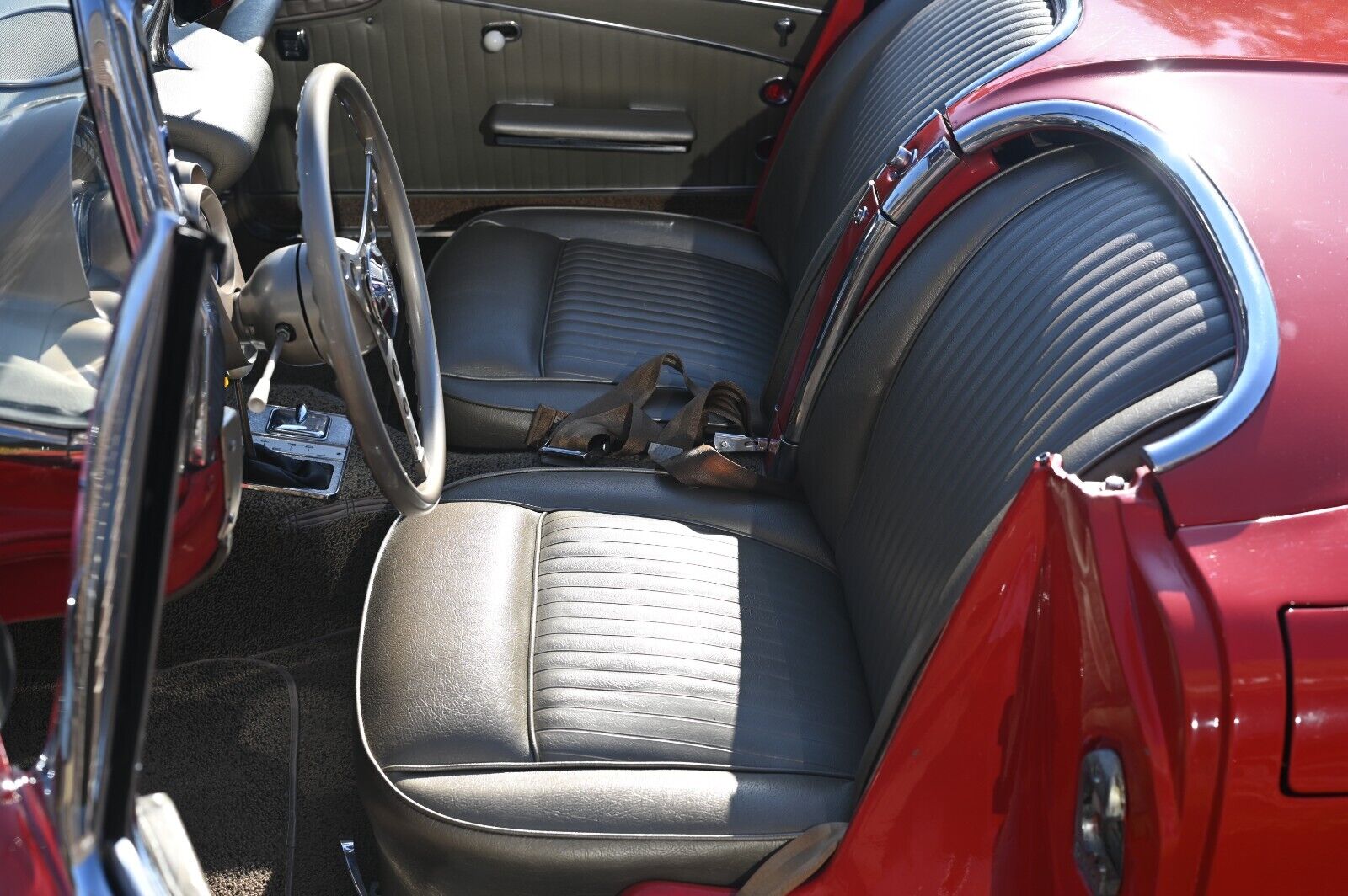 Chevrolet-Corvette-1962-Convertible-18
