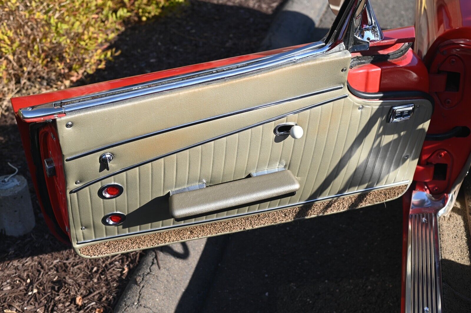 Chevrolet-Corvette-1962-Convertible-19