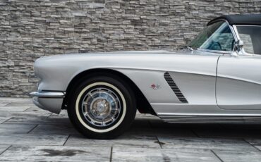 Chevrolet-Corvette-1962-Convertible-2