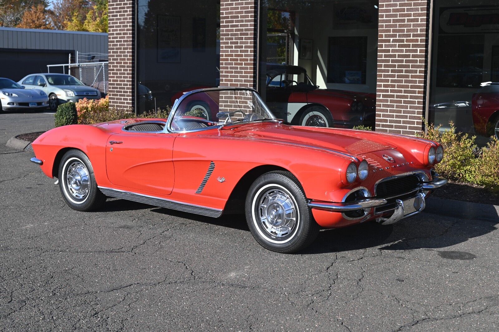 Chevrolet-Corvette-1962-Convertible-2