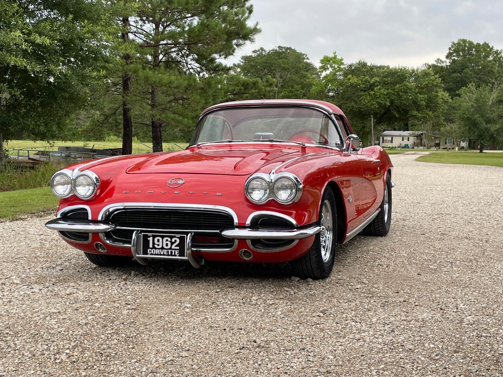 Chevrolet-Corvette-1962-Convertible-2