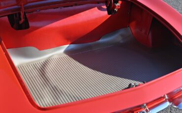 Chevrolet-Corvette-1962-Convertible-23
