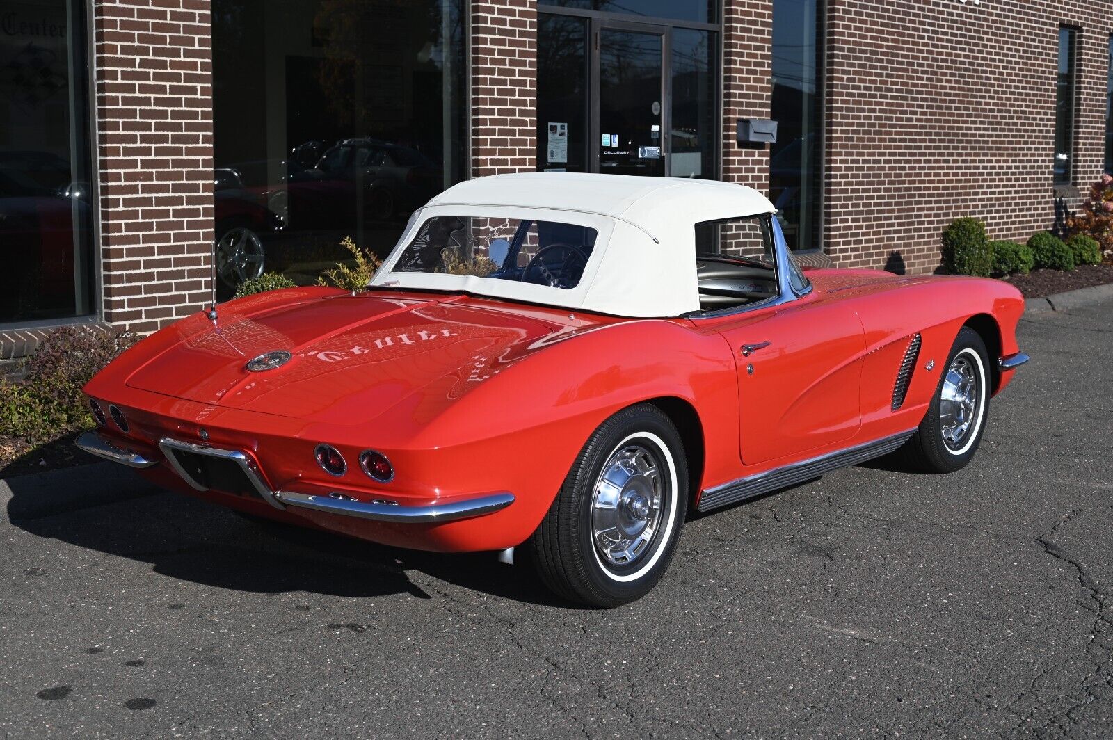 Chevrolet-Corvette-1962-Convertible-24