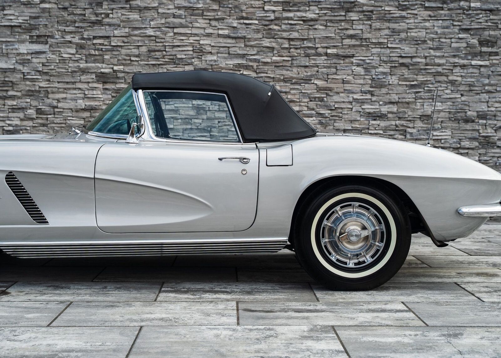 Chevrolet-Corvette-1962-Convertible-3