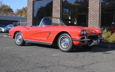 Chevrolet-Corvette-1962-Convertible-3