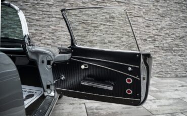 Chevrolet-Corvette-1962-Convertible-36