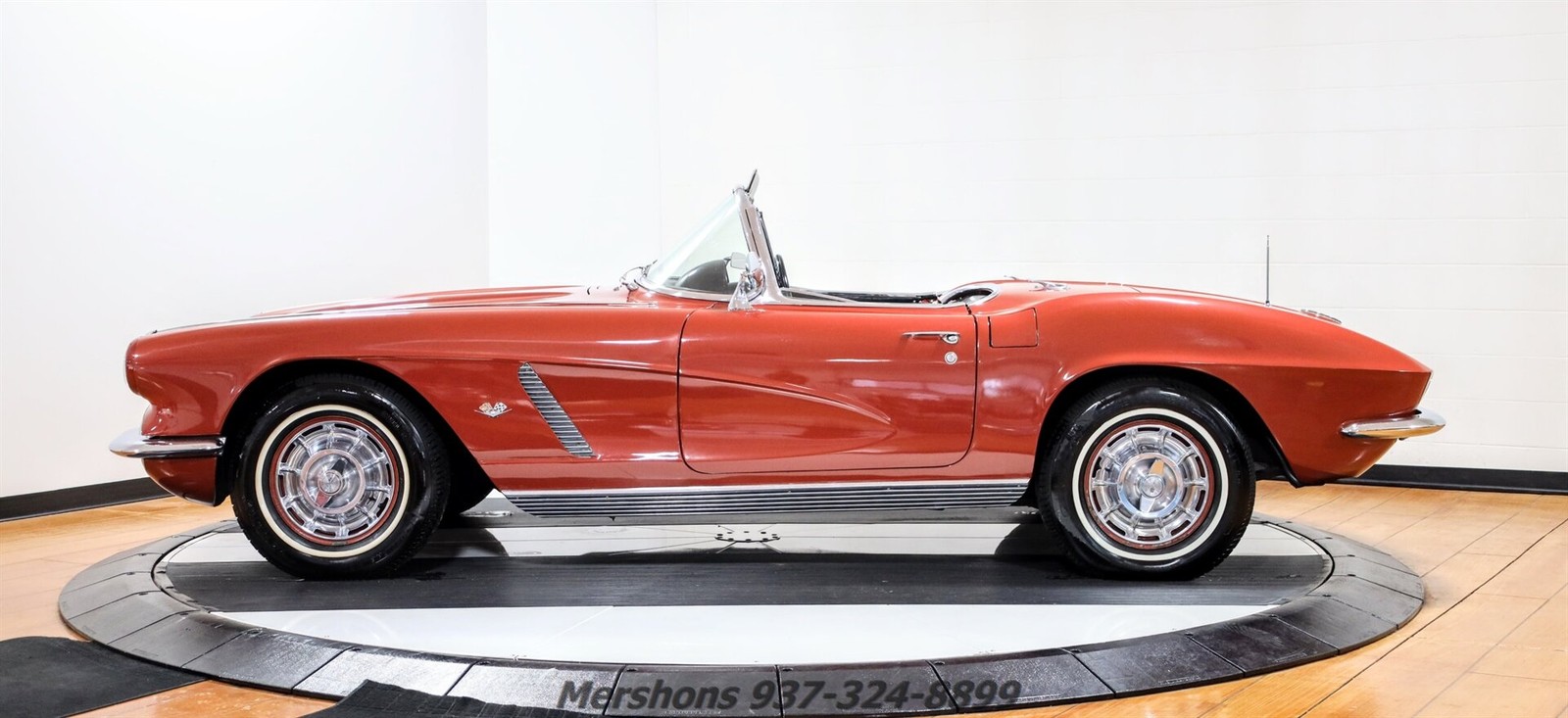 Chevrolet-Corvette-1962-Convertible-4