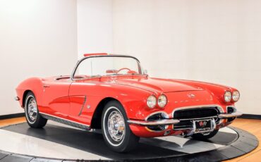 Chevrolet-Corvette-1962-Convertible-4