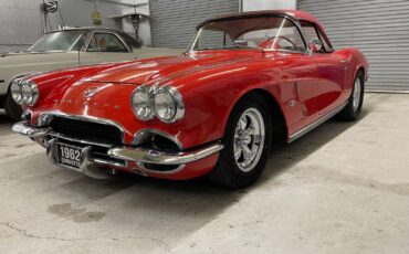 Chevrolet-Corvette-1962-Convertible-4