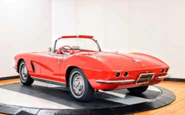 Chevrolet-Corvette-1962-Convertible-5
