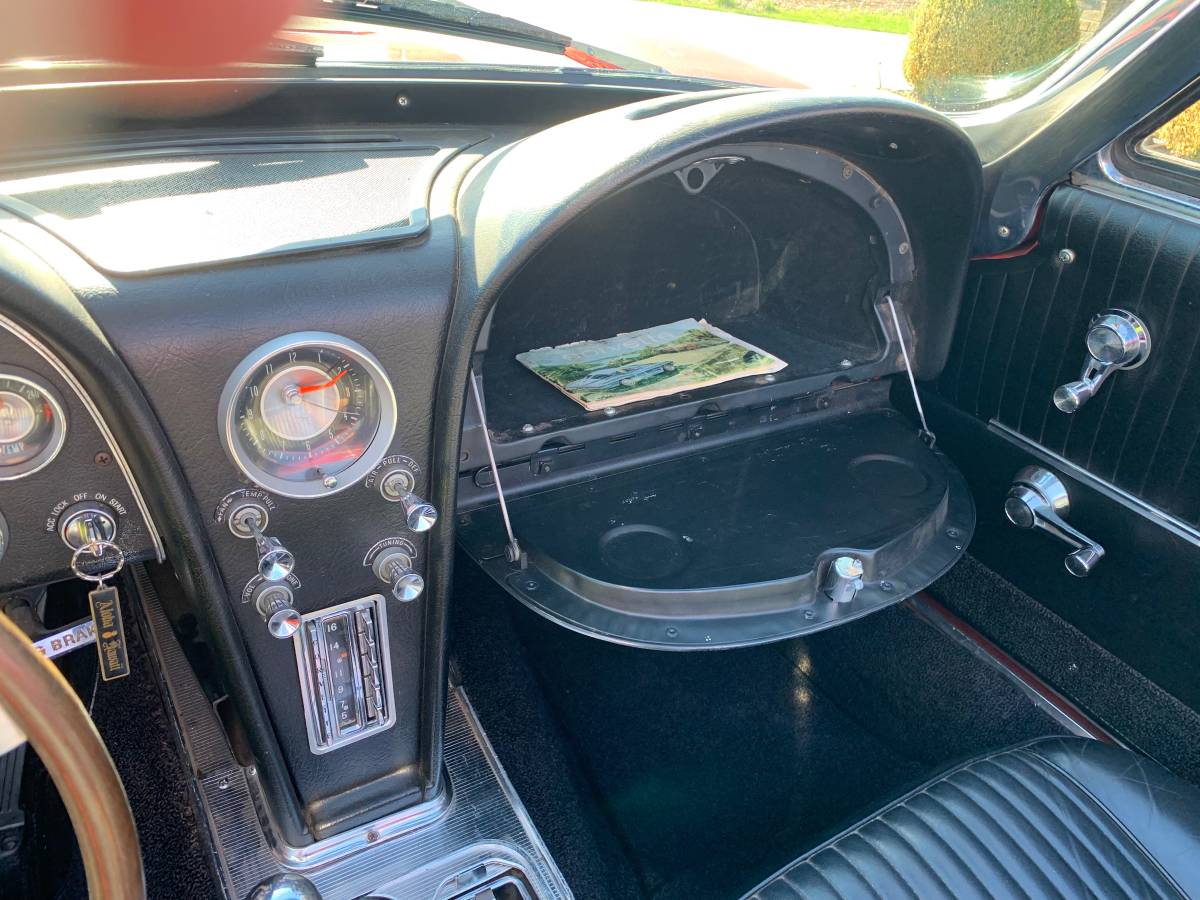 Chevrolet-Corvette-1963-12