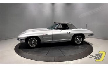 Chevrolet-Corvette-1963-Convertible-1