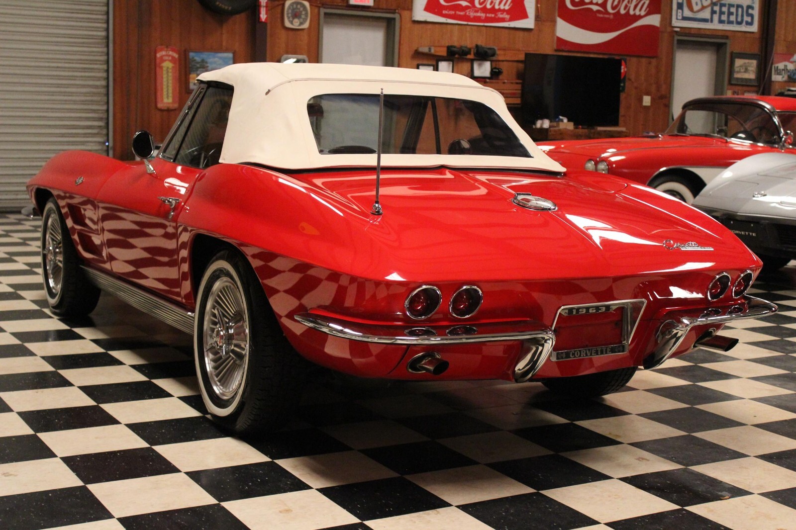 Chevrolet-Corvette-1963-Convertible-10