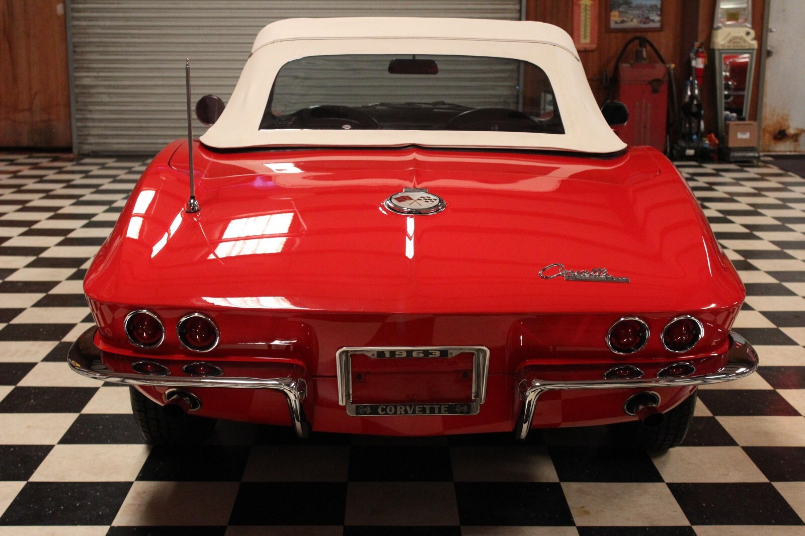 Chevrolet-Corvette-1963-Convertible-11