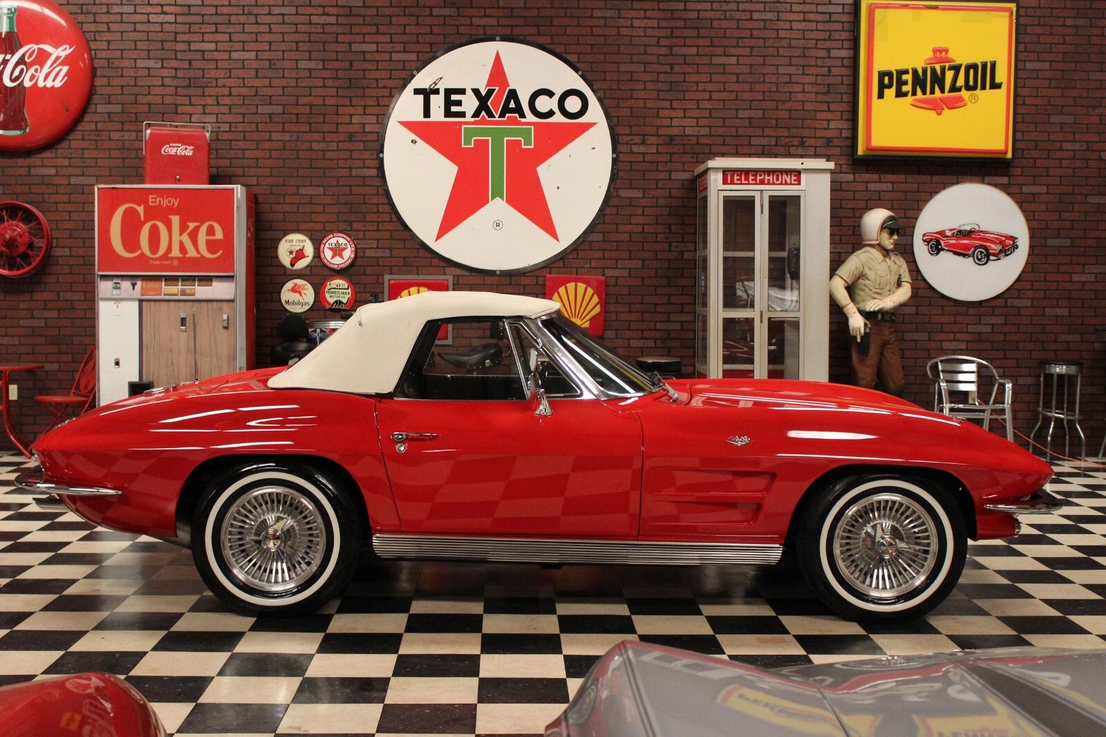 Chevrolet-Corvette-1963-Convertible-13