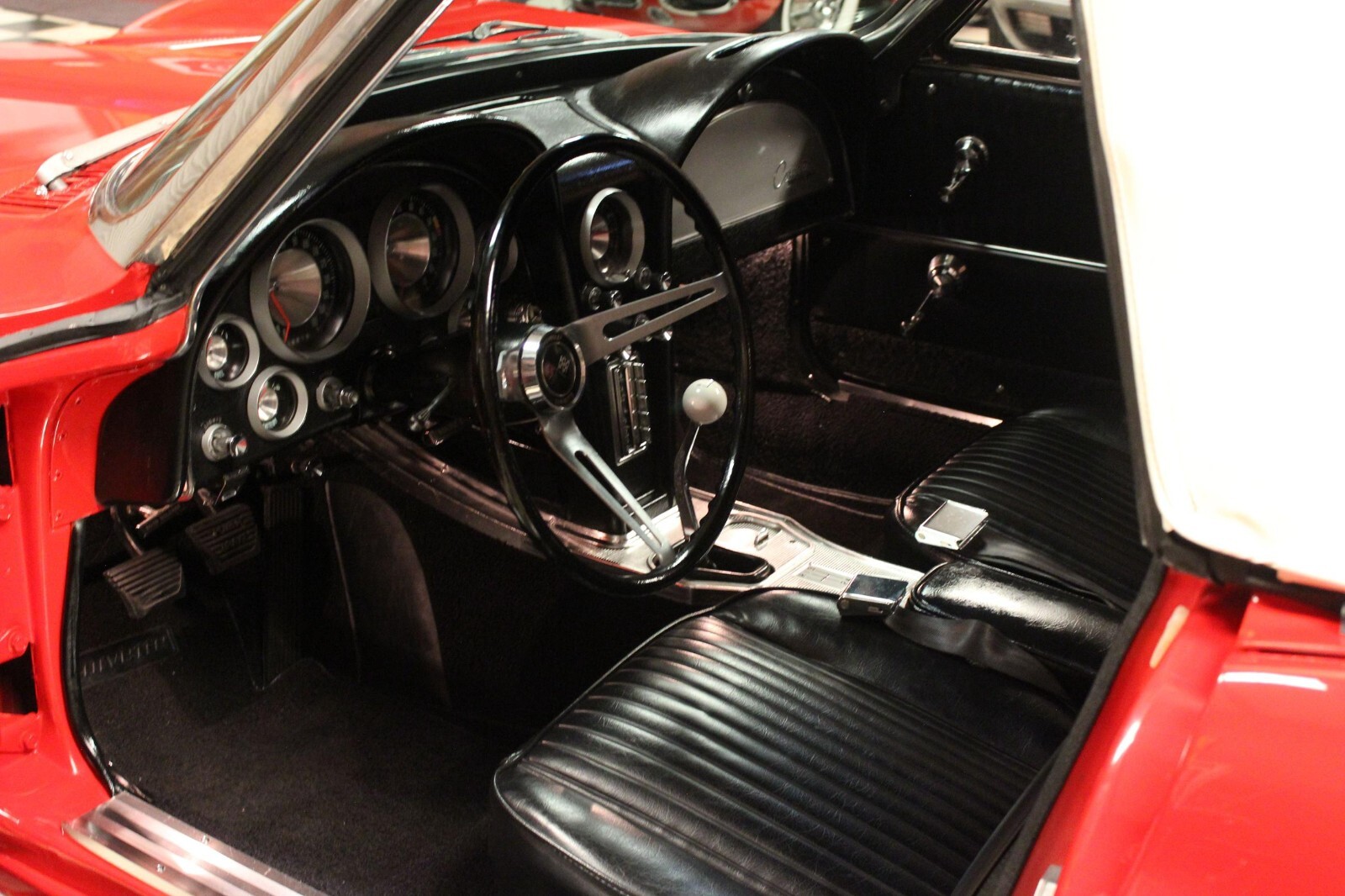 Chevrolet-Corvette-1963-Convertible-14