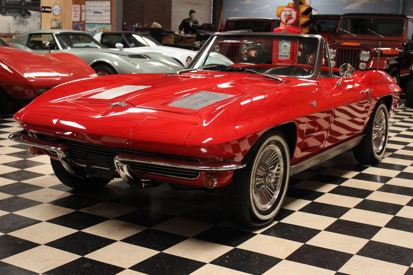 Chevrolet-Corvette-1963-Convertible-2