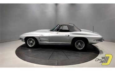 Chevrolet-Corvette-1963-Convertible-2