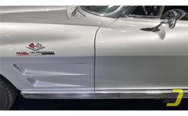 Chevrolet-Corvette-1963-Convertible-24
