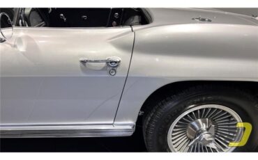 Chevrolet-Corvette-1963-Convertible-25
