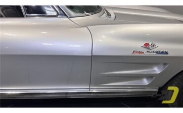 Chevrolet-Corvette-1963-Convertible-27