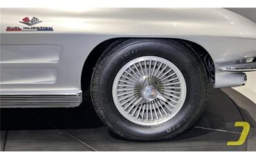 Chevrolet-Corvette-1963-Convertible-35