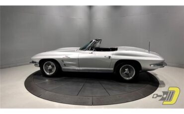 Chevrolet-Corvette-1963-Convertible-37