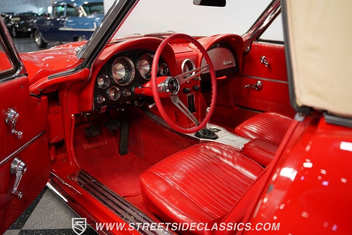 Chevrolet-Corvette-1963-Convertible-4