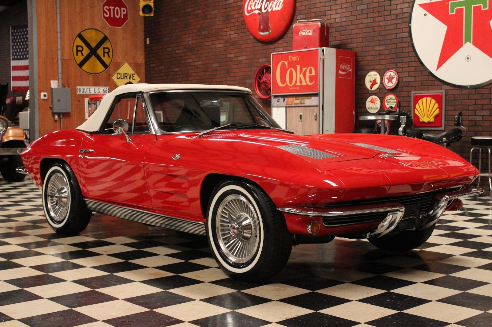 Chevrolet-Corvette-1963-Convertible-7