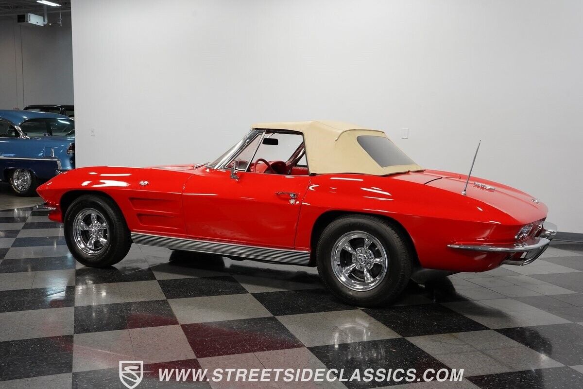 Chevrolet-Corvette-1963-Convertible-8