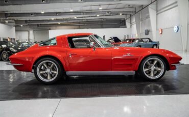 Chevrolet-Corvette-1963-Sting-RAY-11