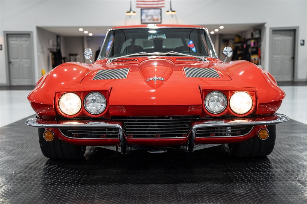 Chevrolet-Corvette-1963-Sting-RAY-15