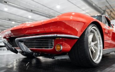 Chevrolet-Corvette-1963-Sting-RAY-17