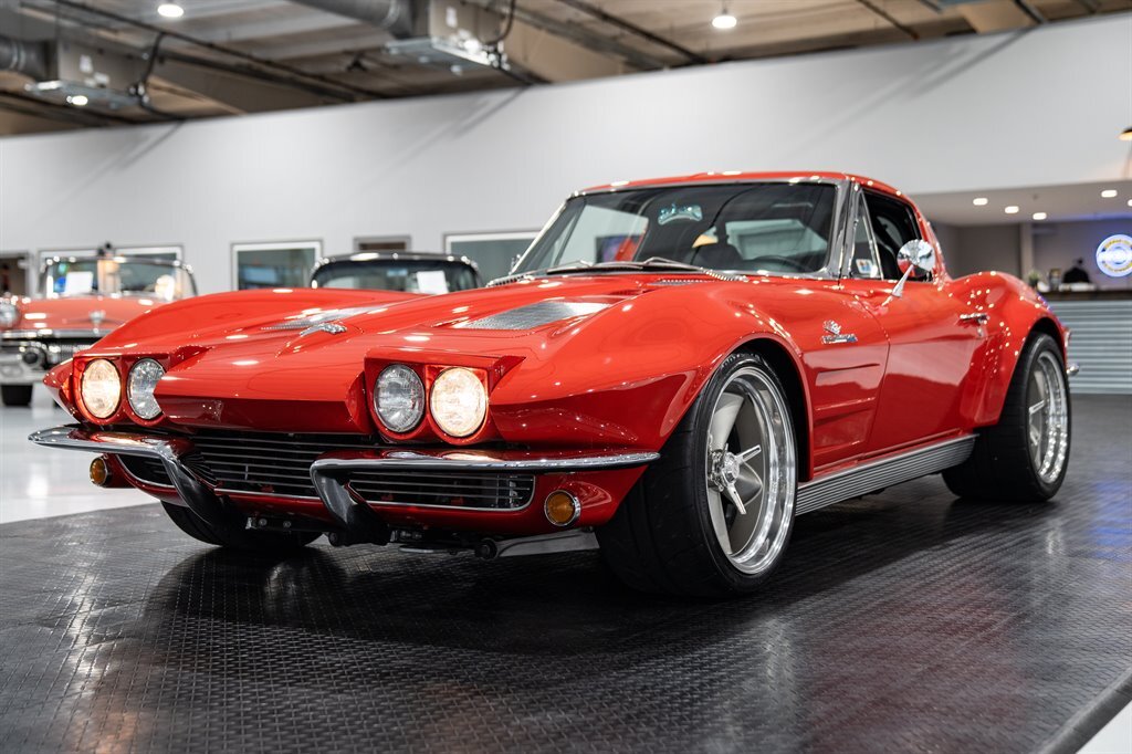 Chevrolet-Corvette-1963-Sting-RAY-18
