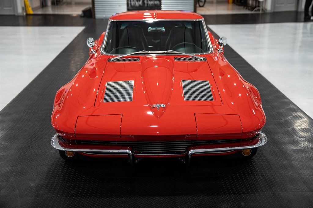 Chevrolet-Corvette-1963-Sting-RAY-19