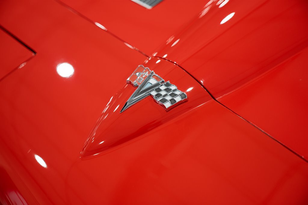 Chevrolet-Corvette-1963-Sting-RAY-22