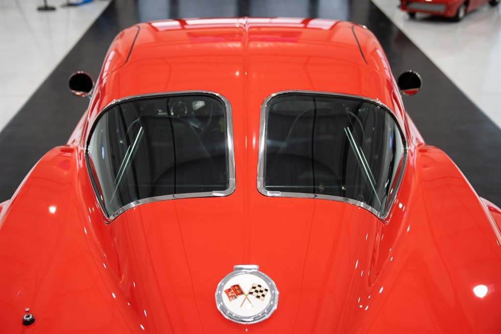 Chevrolet-Corvette-1963-Sting-RAY-30