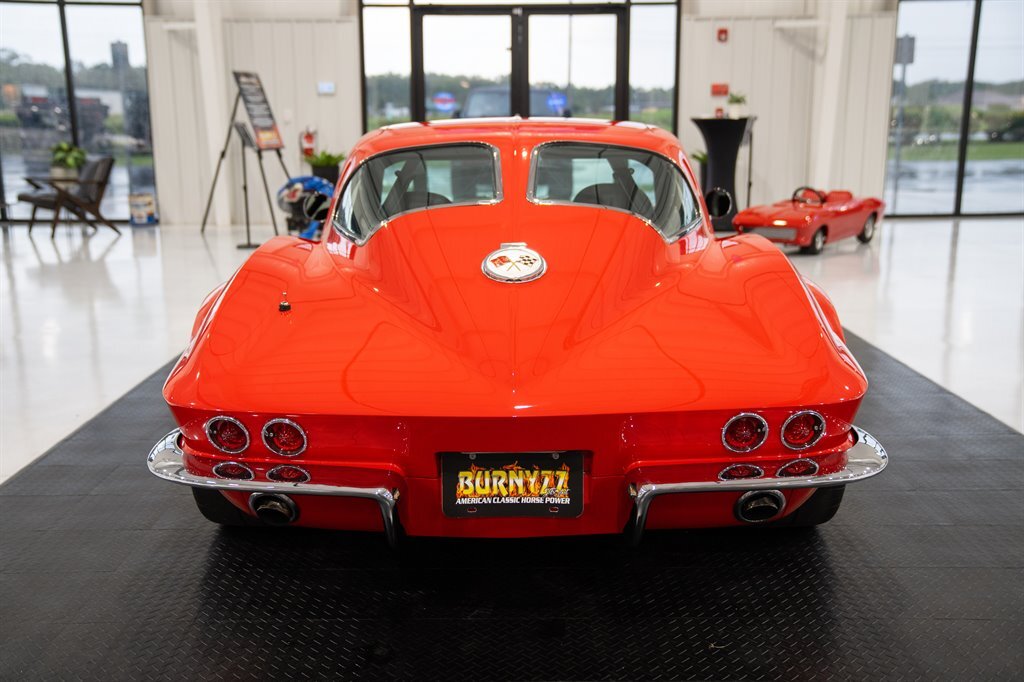 Chevrolet-Corvette-1963-Sting-RAY-31