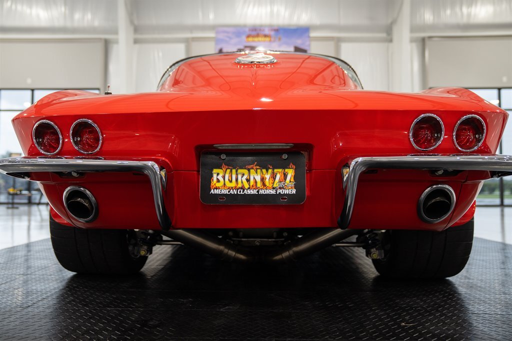 Chevrolet-Corvette-1963-Sting-RAY-35