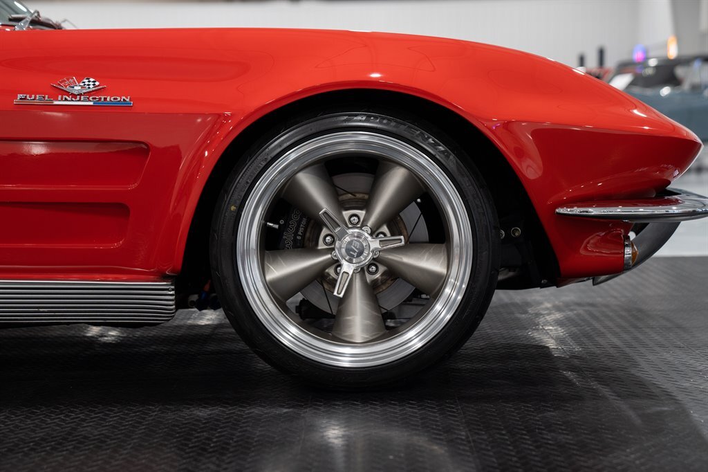 Chevrolet-Corvette-1963-Sting-RAY-38