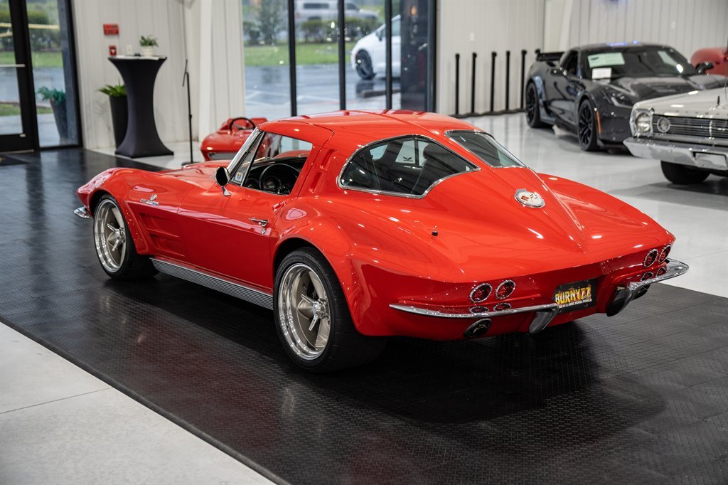 Chevrolet-Corvette-1963-Sting-RAY-5