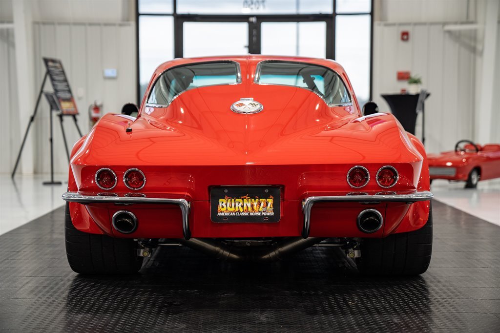 Chevrolet-Corvette-1963-Sting-RAY-7