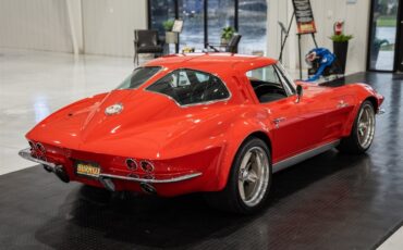 Chevrolet-Corvette-1963-Sting-RAY-8