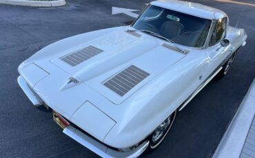 Chevrolet-Corvette-1963-coupe-1