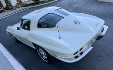 Chevrolet-Corvette-1963-coupe-14