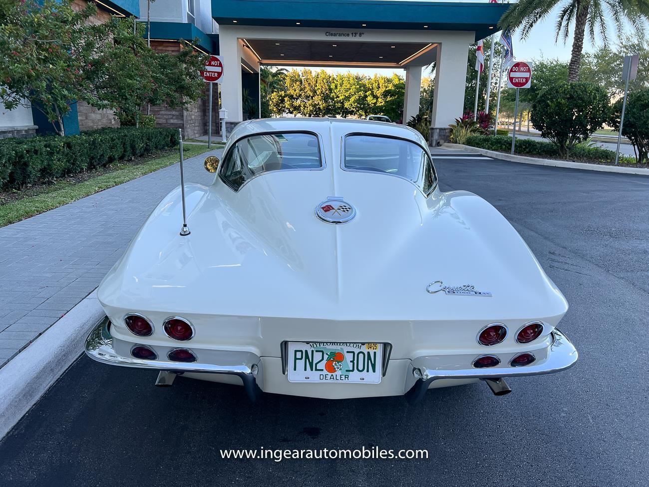 Chevrolet-Corvette-1963-coupe-16
